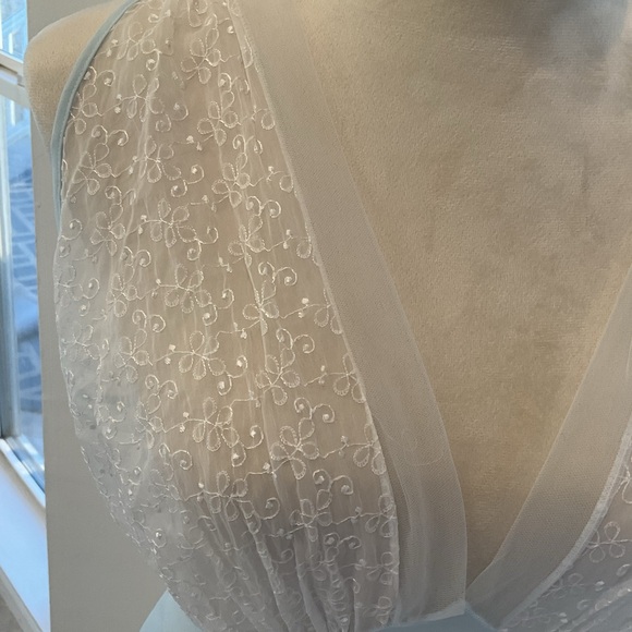 Caresse Blue and White Lace Chemise - Picture 3 of 13